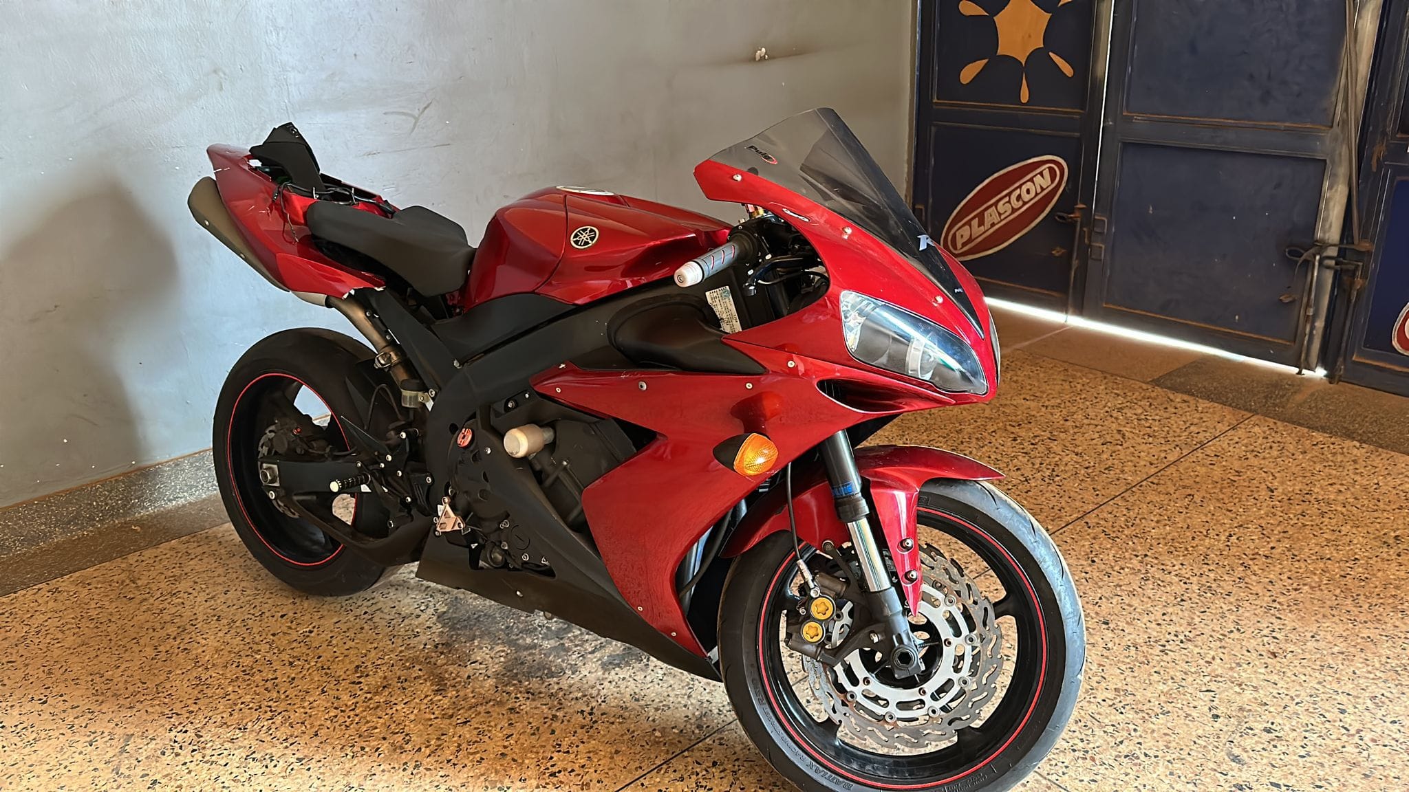 Yamaha R1 Sport Bike 